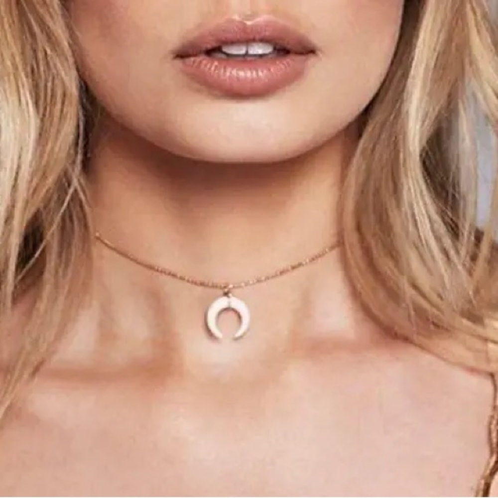 New Lili Claspe Crescent Horn Necklace